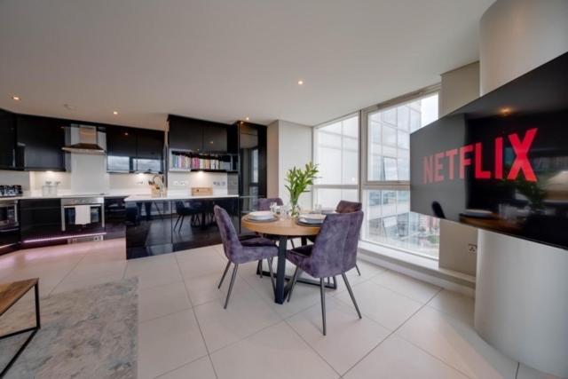 Tallest Building In The City Centre Sleeps 5 Incredible City Mountain And Lagan Views Belfast Luaran gambar